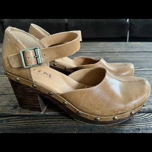 Korks chunky heel Mary Jane.